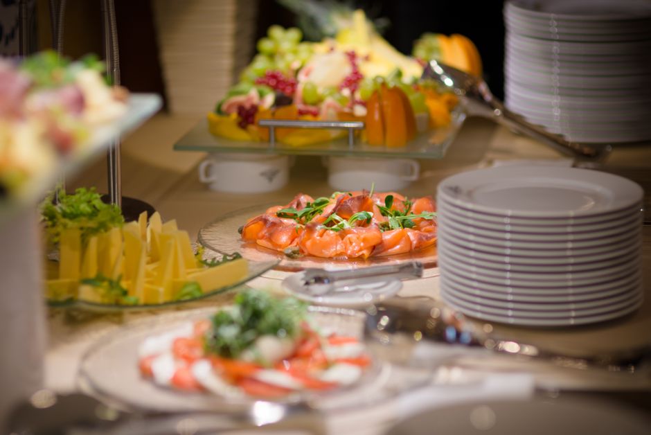 Bruiloft catering aan tafel